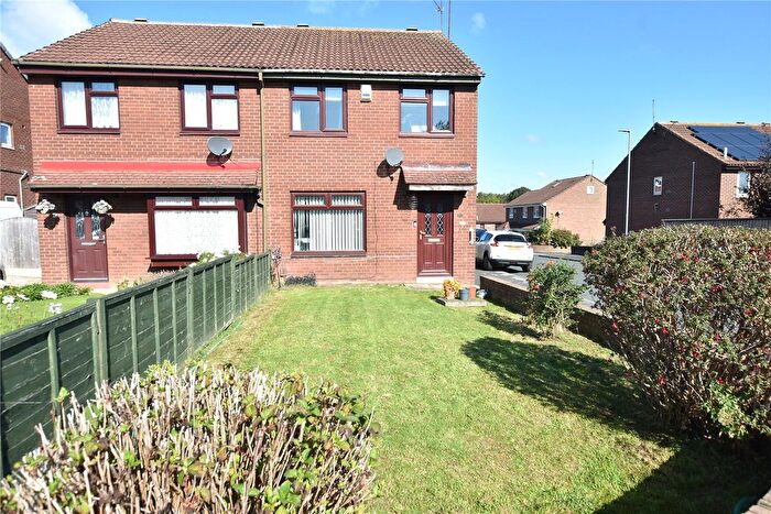3 Bedroom Semi Detached House For Sale In White Laithe Walk, Whinmoor, Leeds, LS14