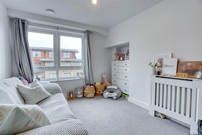 2 Bedroom Apartment For Sale In Silver Street, Reading, Berkshire, RG1