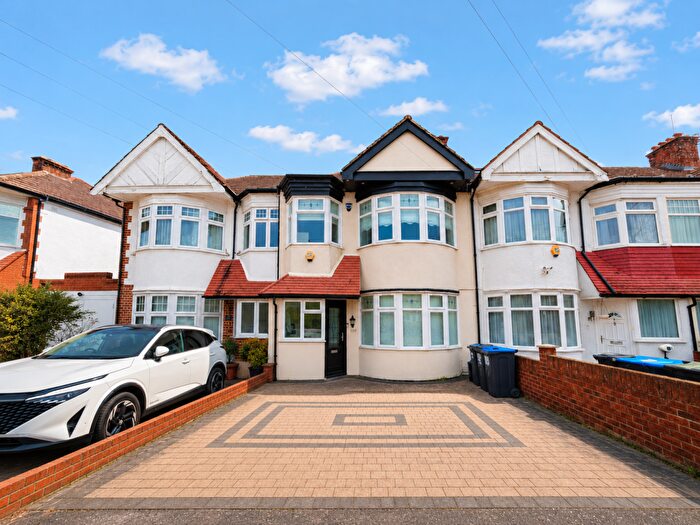 3 Bedroom Terraced House For Sale In Connaught Gardens, Palmers Green, Enfield, N13