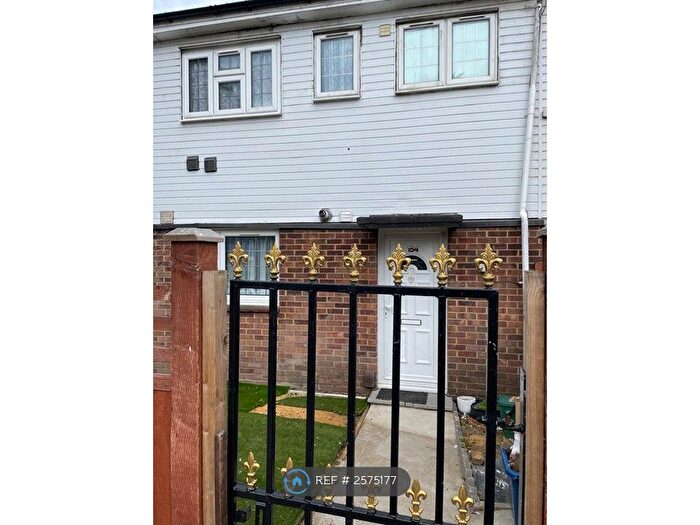 3 Bedroom Terraced House To Rent In Heston Road, Hounslow, TW5