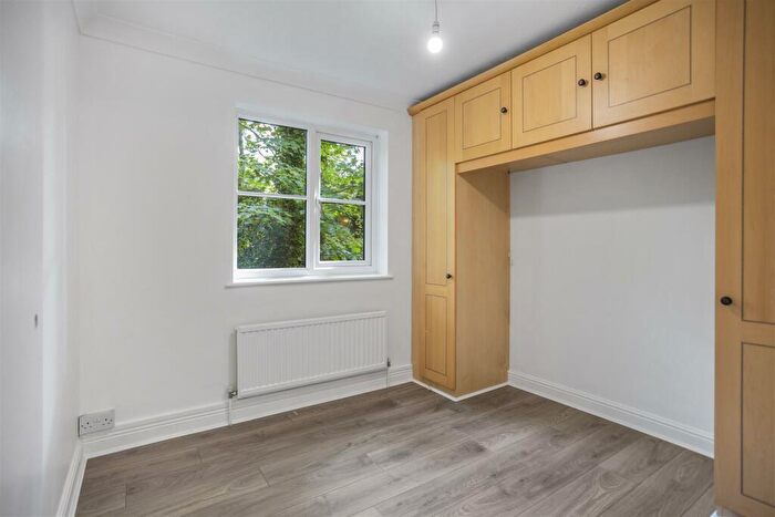 2 Bedroom Apartment For Sale In Sunning House, Sunninghill, SL5