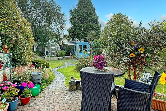 3 Bedroom Bungalow For Sale In Hillview Crescent, East Preston, Littlehampton, West Sussex, BN16
