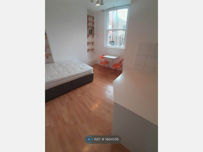 Studio To Rent In Warwick Way S/C Studio, Pimlico Victoria London, SW1V