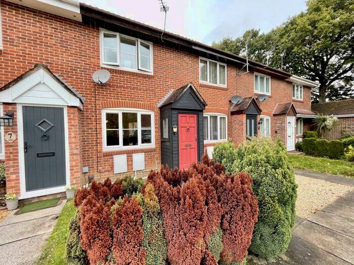 2 Bedroom Terraced House To Rent In Crabapple Close, Southampton, SO40