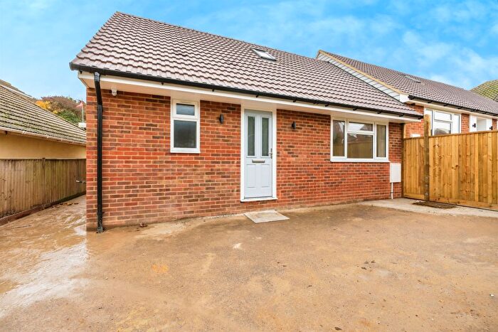 2 Bedroom Semi-Detached Bungalow For Sale In Court Farm Road, Newhaven, BN9