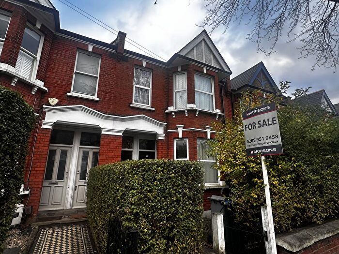 3 Bedroom Flat For Sale In Furness Road, London, NW10