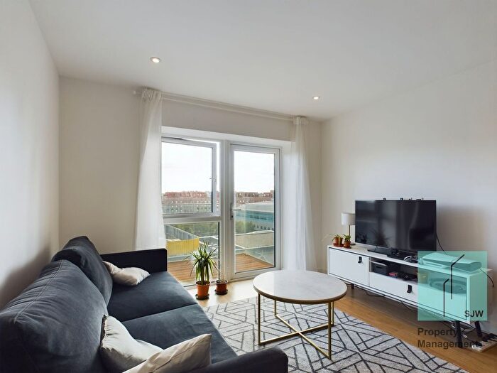 2 Bedroom Flat To Rent In Aerodrome Road, Castleton House, NW9