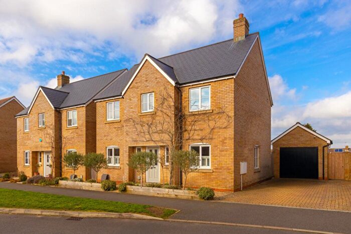 4 Bedroom Detached House For Sale In Evans Way, Chipping Norton, OX7