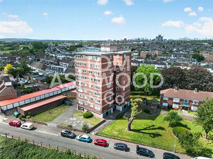 1 Bedroom Flat For Sale In Hepworth Court, Hepworth Gardens, Barking, IG11