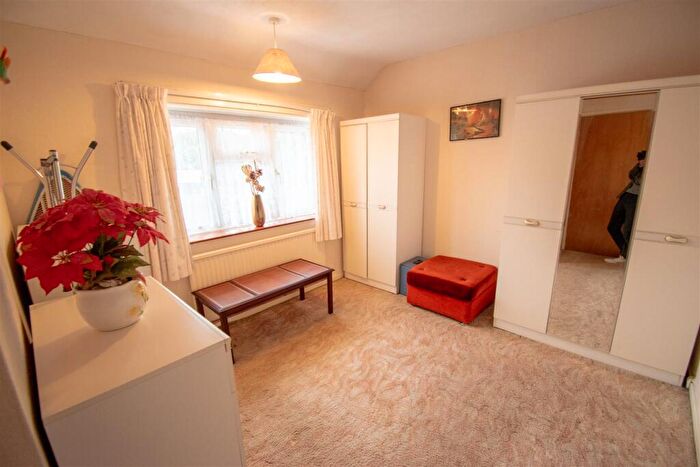 2 Bedroom Semi-Detached House For Sale In Oak Avenue, Ripley, DE5