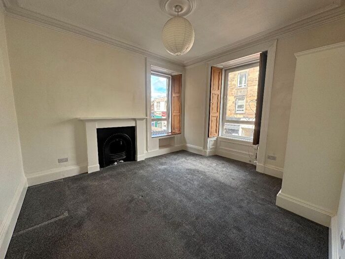 3 Bedroom Flat To Rent In Flat, Richmond Terrace, Edinburgh, EH11