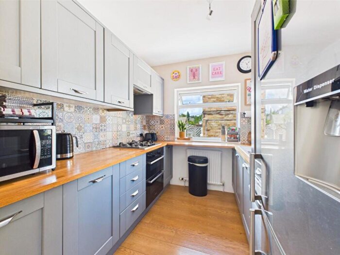 4 Bedroom Detached House For Sale In Grange Park Road, Bingley, BD16