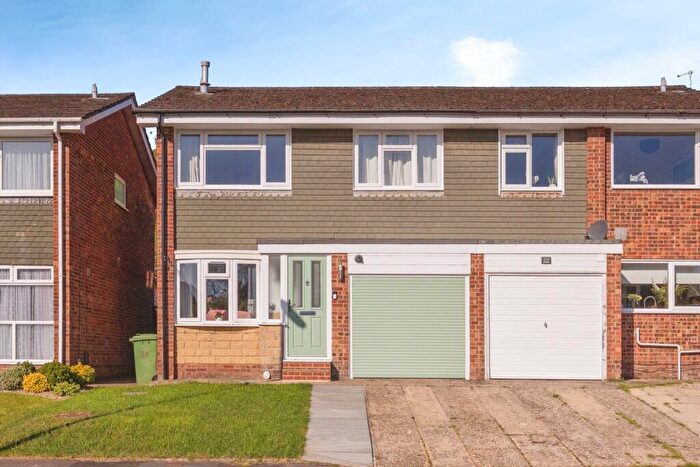 4 Bedroom Semi-Detached House For Sale In James Copse Road, Waterlooville, Hampshire, PO8