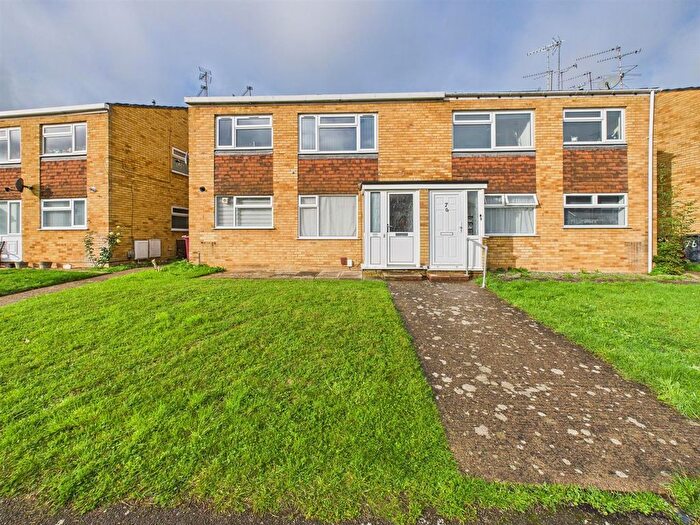 2 Bedroom Maisonette For Sale In Lower Elmstone Drive, Tilehurst, Reading, RG31