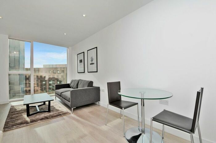 1 Bedroom Flat To Rent In Tennyson Apartments, Saffron Central Square, Croydon, CR0