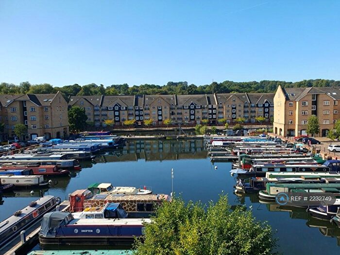 2 Bedroom Flat To Rent In Evans Wharf, Hemel Hempstead, HP3