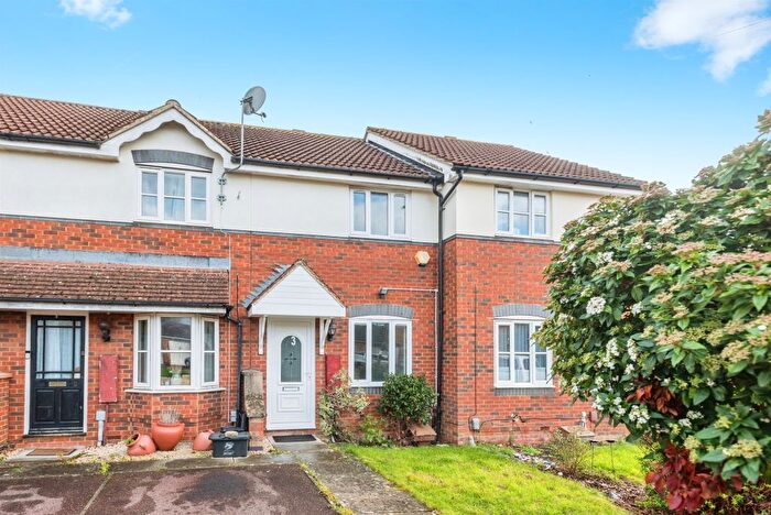 2 Bedroom Terraced House For Sale In Heaton Close, Swindon, SN25