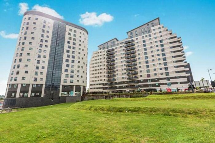 2 Bedroom Apartment To Rent In Hive, Masshouse Plaza, Birmingham, B5