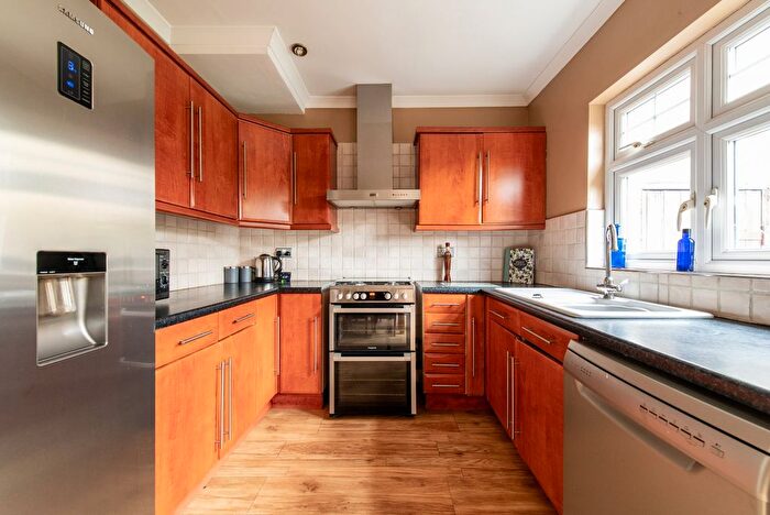 3 Bedroom Terraced House For Sale In Hillingdon Road, Gravesend, Kent, DA11