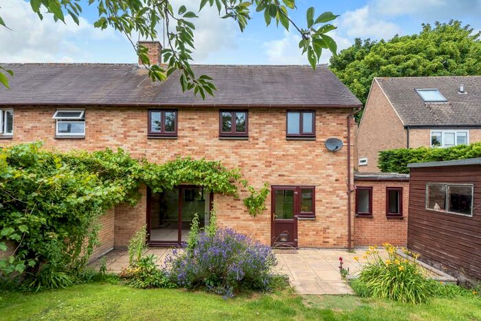 4 Bedroom Semi-Detached House To Rent In Woodstock, Oxfordshire, OX20