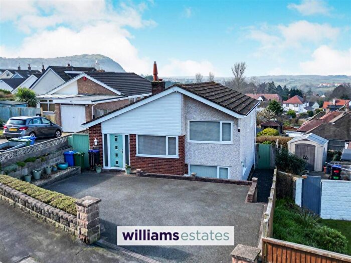 3 Bedroom Detached Bungalow For Sale In The Avenue, Prestatyn, LL19