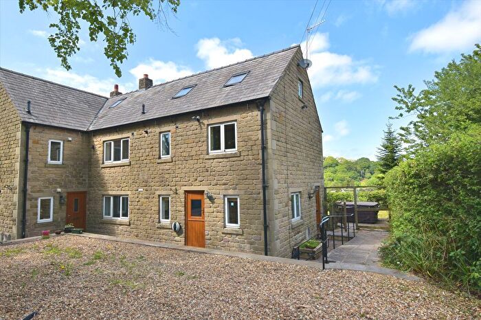 5 Bedroom Semi-Detached House For Sale In Paddock Lane, Kettleshulme, SK23