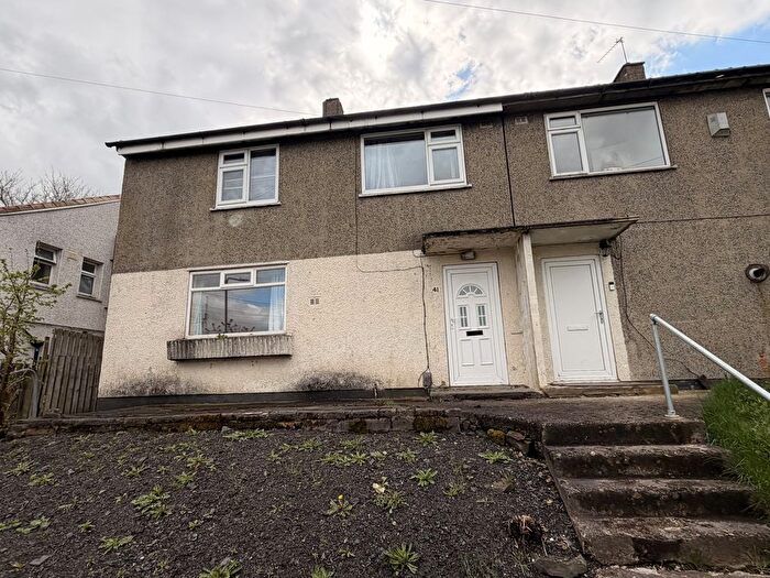 3 Bedroom Terraced House To Rent In Ruffield Side, Wyke, BD12