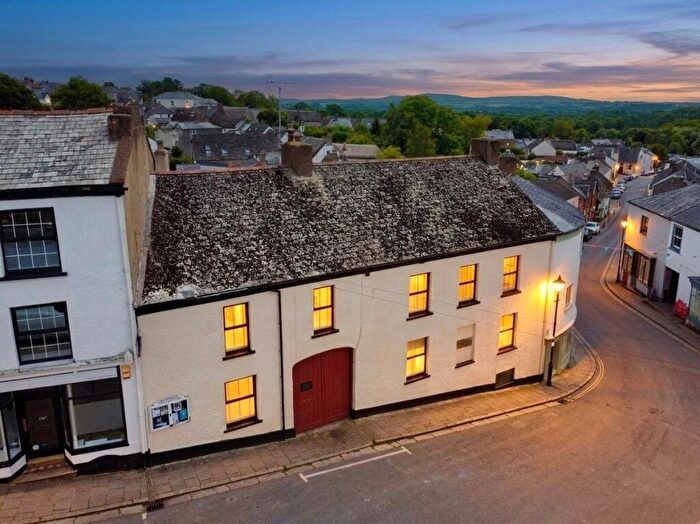 7 Bedroom Terraced House For Sale In Market Street, Hatherleigh, Devon, EX20