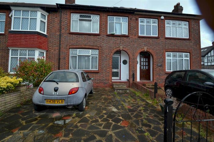 3 Bedroom End Of Terrace House To Rent In Elm Walk, London, SW20