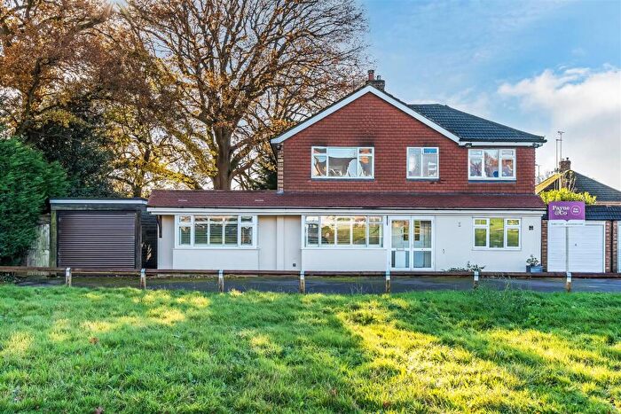 5 Bedroom Detached House For Sale In Hallsland Way, Hurst Green, RH8