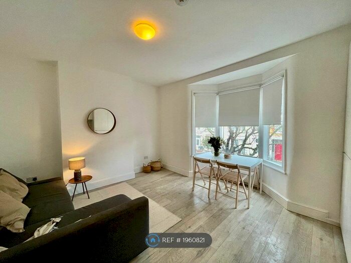 2 Bedroom Flat To Rent In Leyton Park Road, London, E10