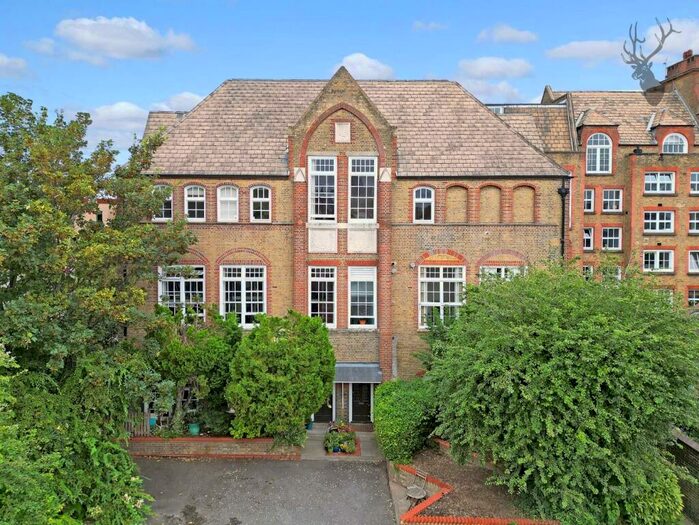 1 Bedroom Flat To Rent In Schoolbell Mews, London, E3