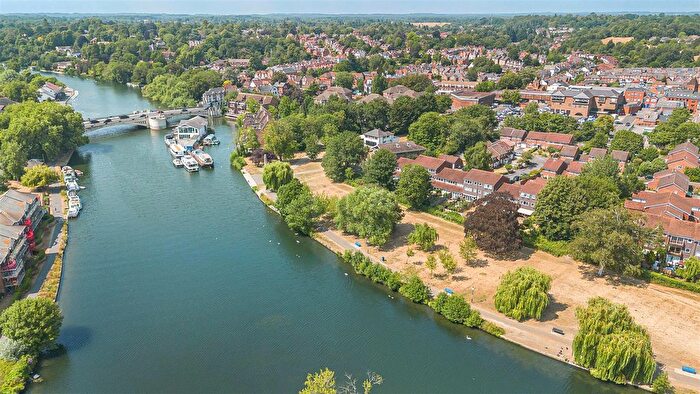1 Bedroom Flat For Sale In Crendon Court, Caversham, Reading, RG4