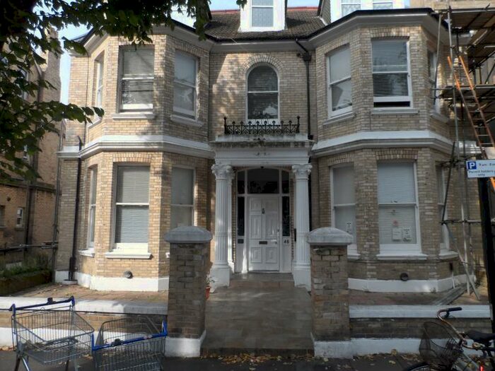 Studio To Rent In St Aubyns, Hove, BN3
