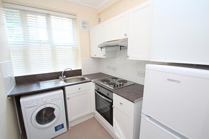 Studio To Rent In St. James's Road, Croydon, CR0