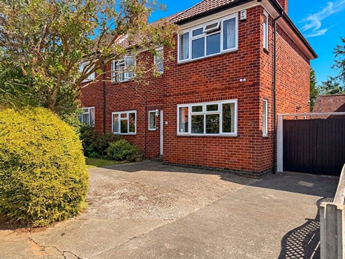 3 Bedroom Semi Detached House For Sale In Highway Road, Leicester, LE5