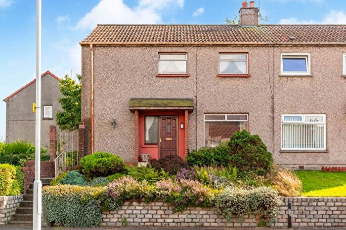 3 Bedroom Semi-Detached House For Sale In Birnam Road, Kirkcaldy, KY2