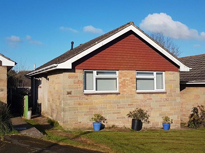 2 Bedroom Detached Bungalow For Sale In Fairmount Drive, Newport, PO30