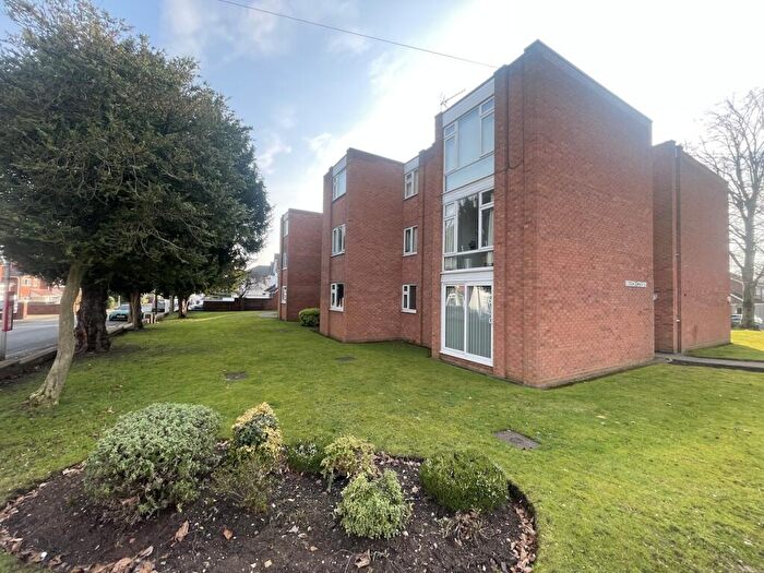 2 Bedroom Flat To Rent In Stourbridge - Beech Court, DY8