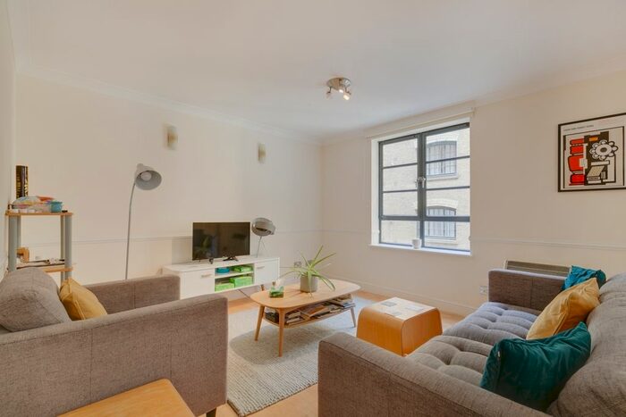 2 Bedroom Flat To Rent In Curlew Street, London, SE1