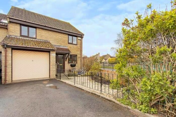 3 Bedroom Property To Rent In Stainers Mead, Motcombe, Shaftesbury, SP7