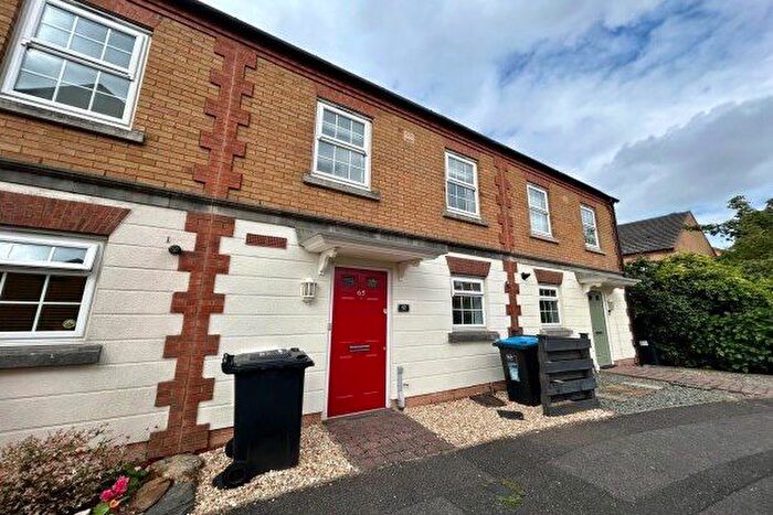 3 Bedroom Terraced House To Rent In St. Georges Drive, Bournemouth, BH11