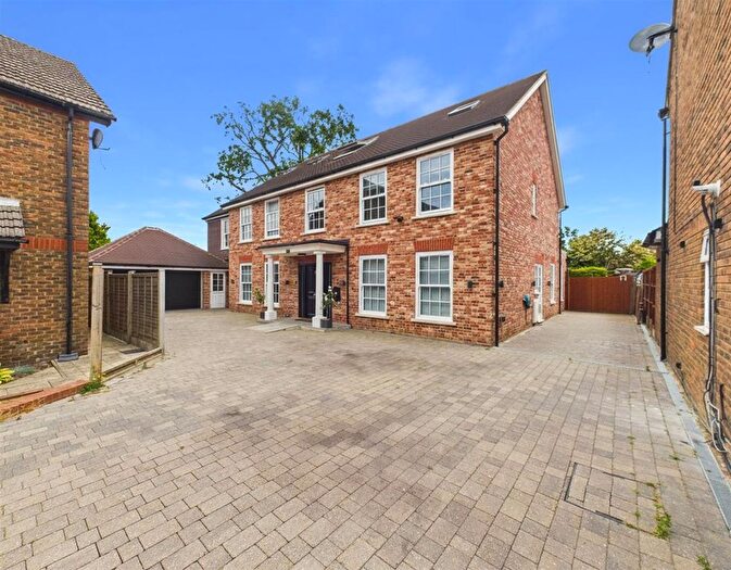7 Bedroom Detached House For Sale In Olivia Gardens, Harefield, Uxbridge, UB9