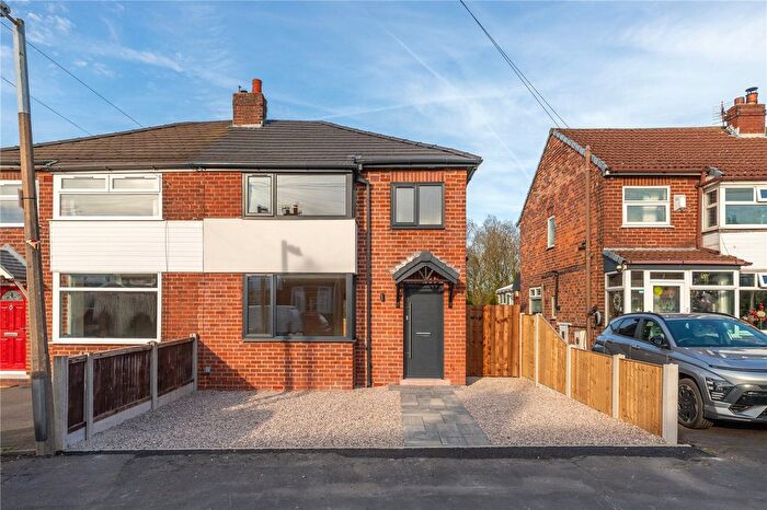 3 Bedroom Semi Detached House For Sale In Longworth Avenue, Coppull, Chorley, Lancashire, PR7