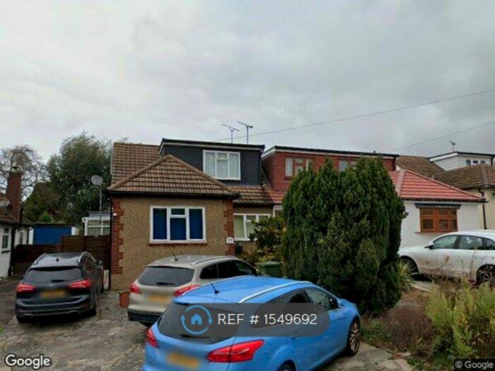 4 Bedroom Semi-Detached House To Rent In Fairfield Rise, Billericay, CM12