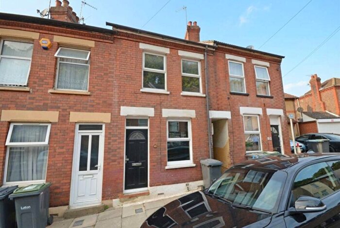 2 Bedroom Terraced House To Rent In Hartley Road, Luton, LU2