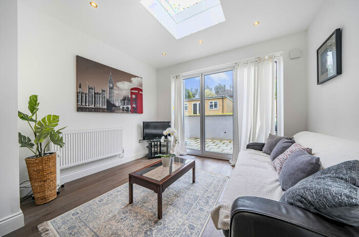 1 Bedroom Apartment To Rent In Tower Road, Orpington, BR6