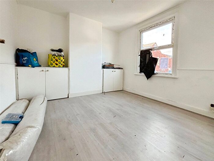 2 Bedroom Terraced House For Sale In George Street, Reading, Berkshire, RG1