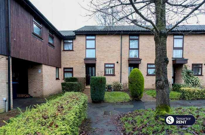 2 Bedroom Property To Rent In Inkerman Road, Knaphill, Woking, GU21