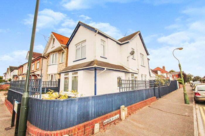 1 Bedroom Flat To Rent In Kimberley Road, Bournemouth, BH6